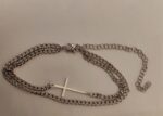 Crucifix Elegance Choker – Srebrni choker sa horizontalnim krstom