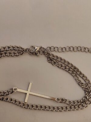 Crucifix Elegance Choker – Srebrni choker sa horizontalnim krstom