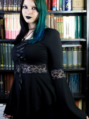 Majica sa pertlama - Black Rose Scholar Blouse