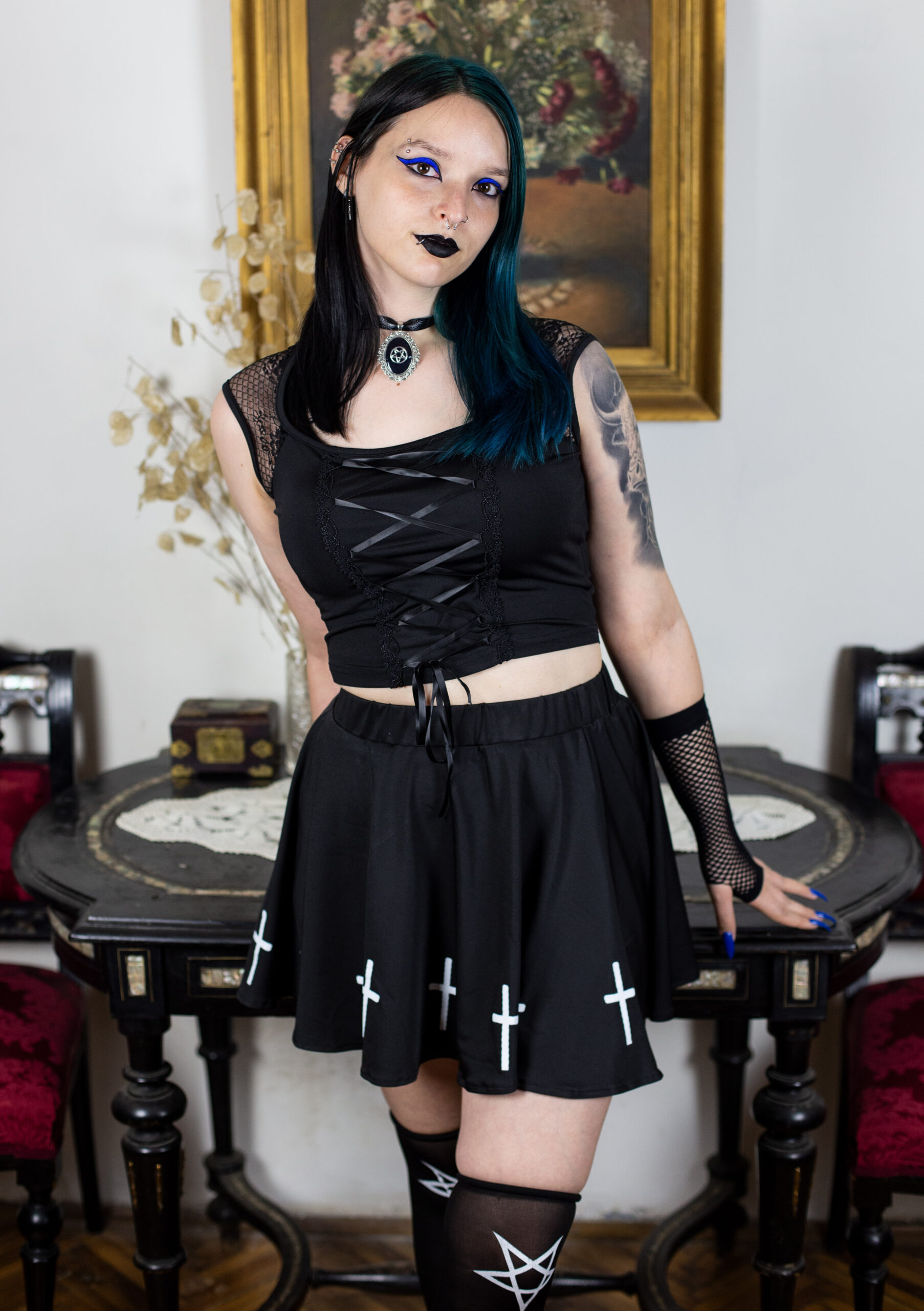 "Nocturne Lace-Up Tee" - Majica kratkih čipkanih rukava
