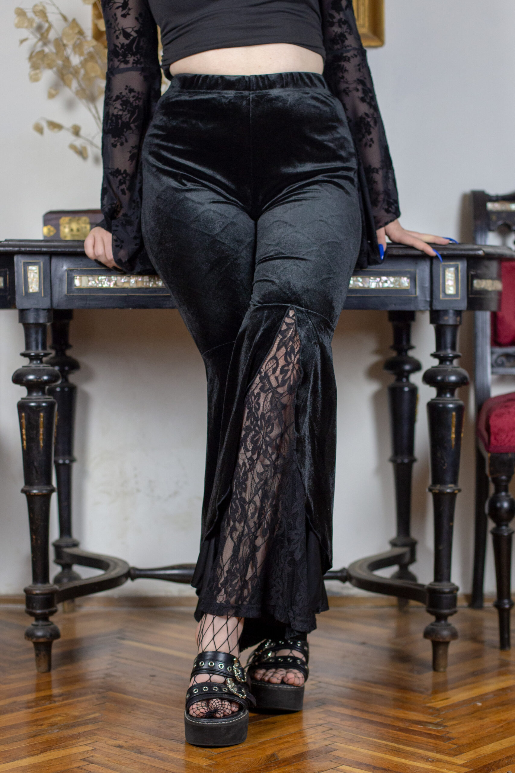 "Velvet Eclipse Pants" - Plišane Zvoncare