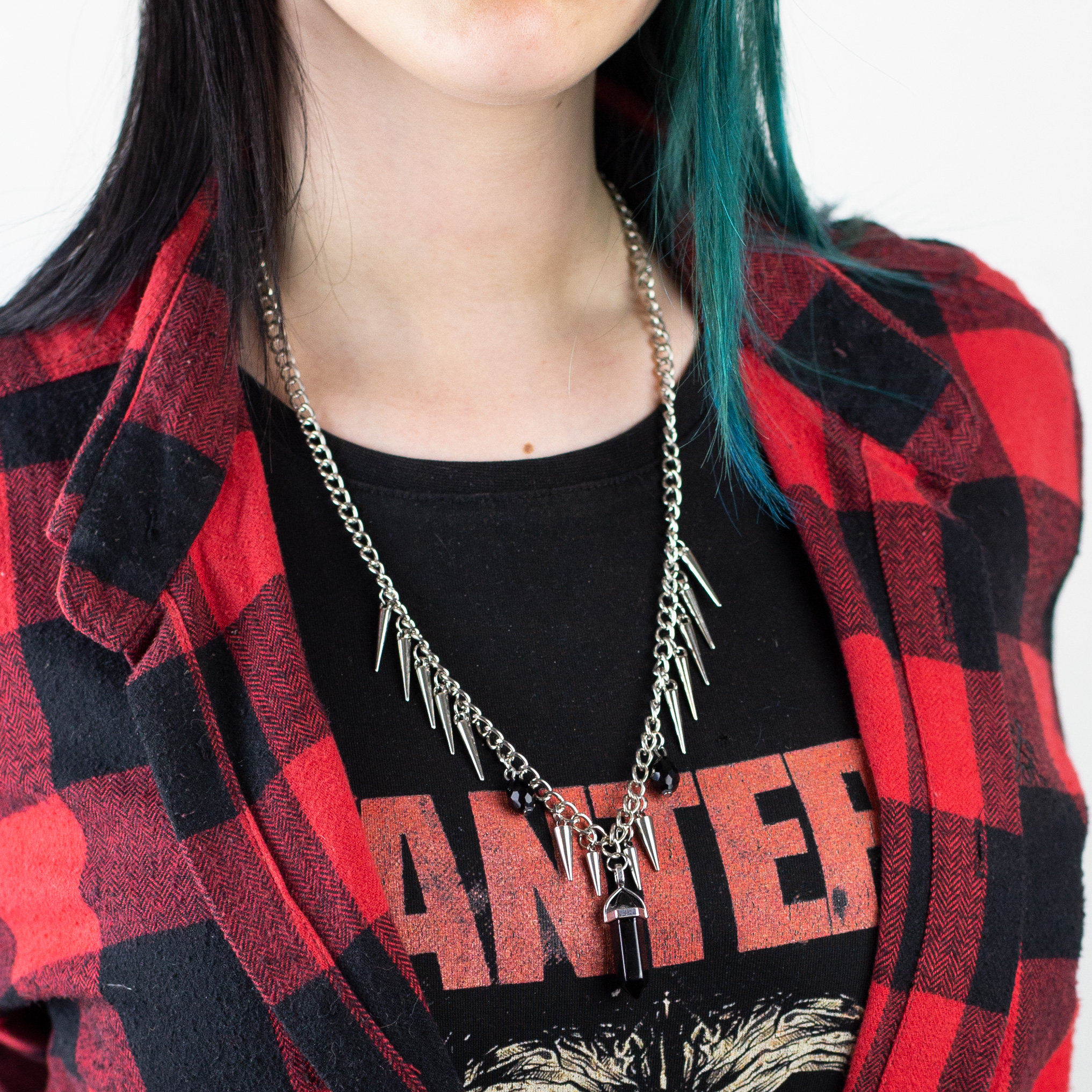 Crimson Fang Spike Necklace - Ogrlica