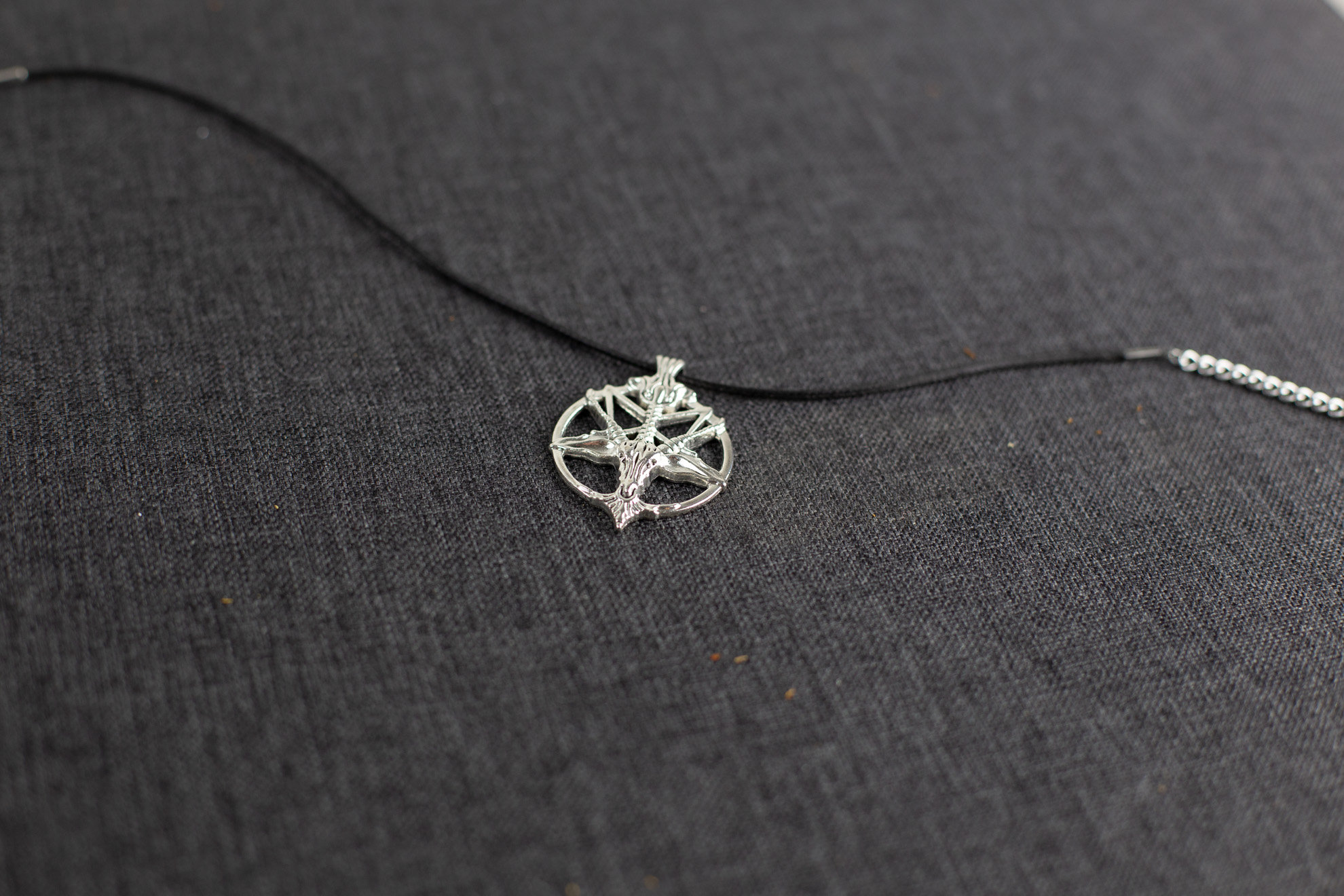 Sigil of Thorns Pendant - Ogrlica - Image 2